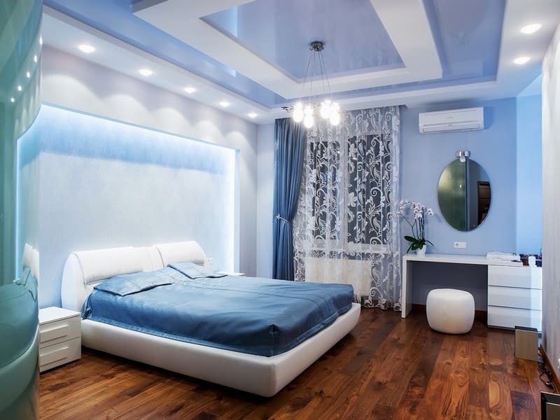 цветные натядные потолки